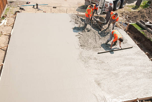 Best Concrete Retaining Walls in Mayflower Village, CA
